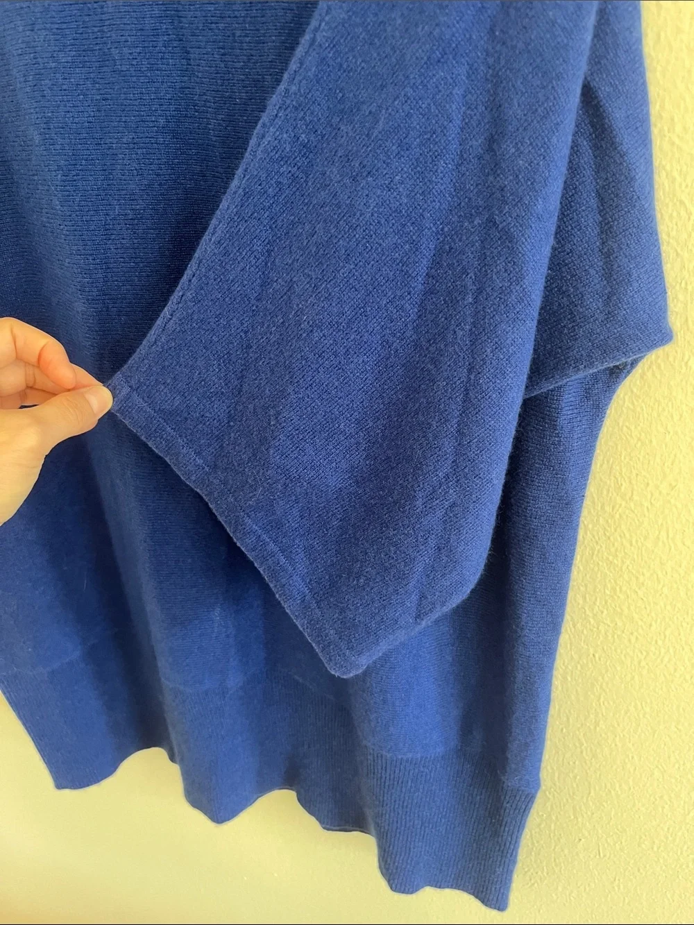 Women's Cashmere Scoop Neck Knit Sweater in Royal Blue